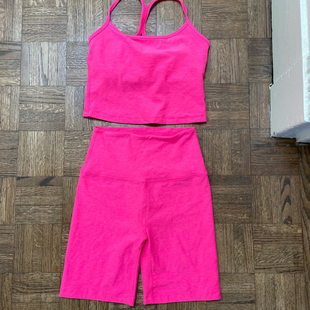 Beyond yoga hot pink set